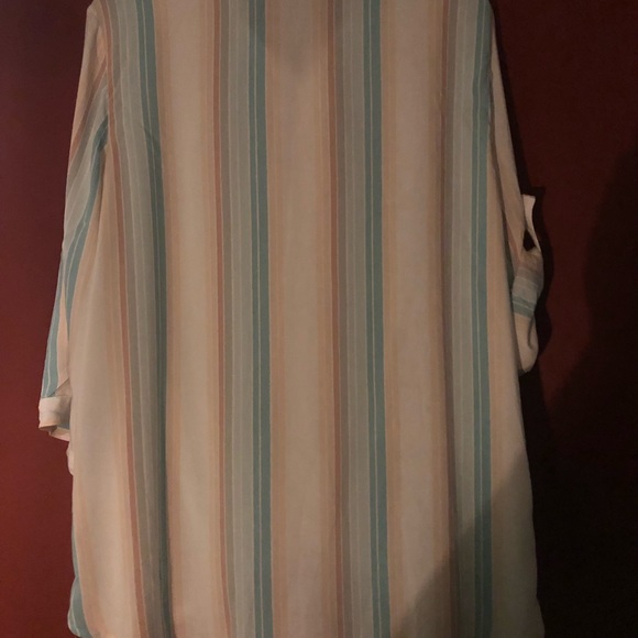 Button down top - Picture 4 of 6